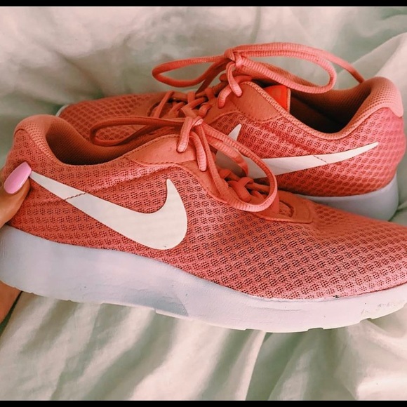 Nike sneakers - Picture 1 of 2